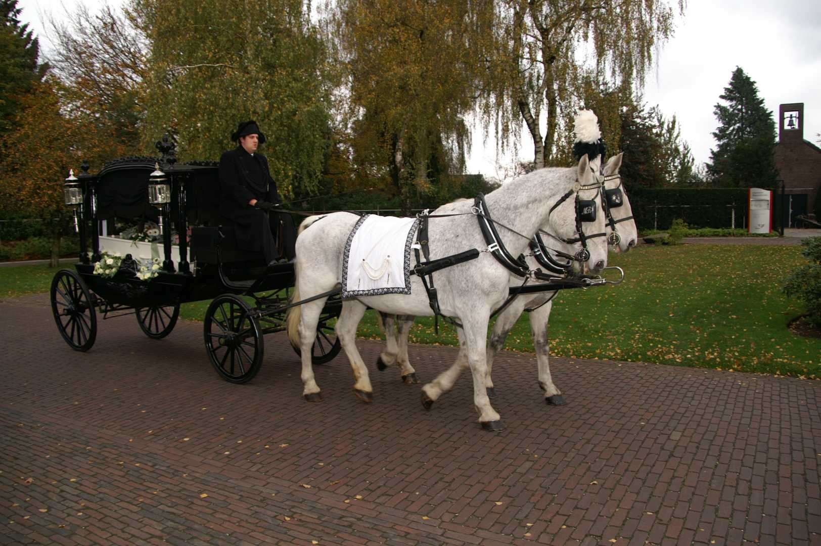 Zwarte Rouwkoets met span Schimmels in Nijkerk